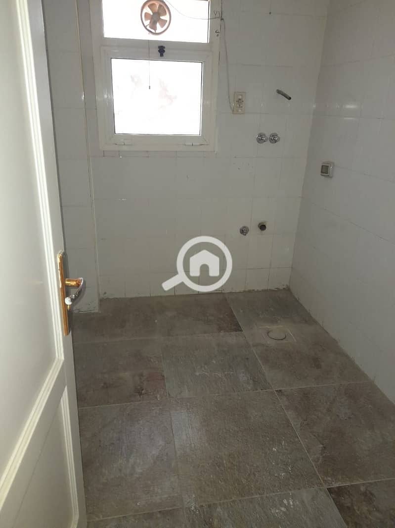 14 a89381f7-76cc-46ed-82b4-8db9e3f492eb. jpg