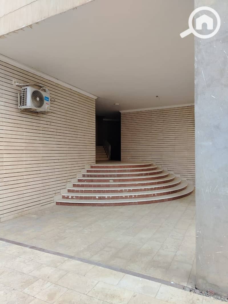 4 صورة واتساب بتاريخ 2025-10-17 في 18.03. 04_1322cf33. jpg