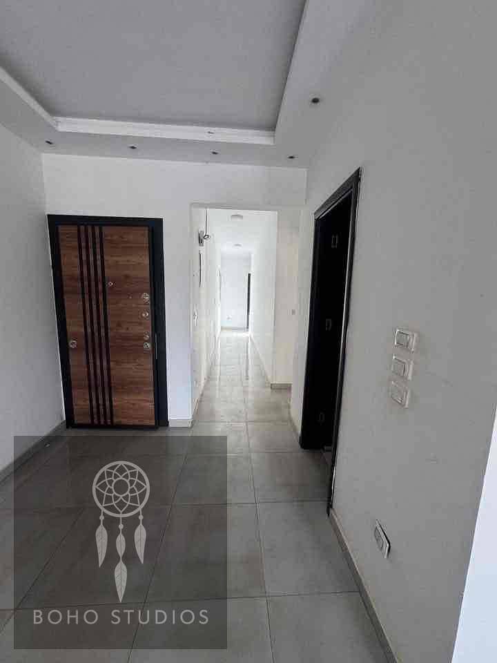 4 9b0f901c-d6a6-49f8-b852-a9833832ef0a. jpg