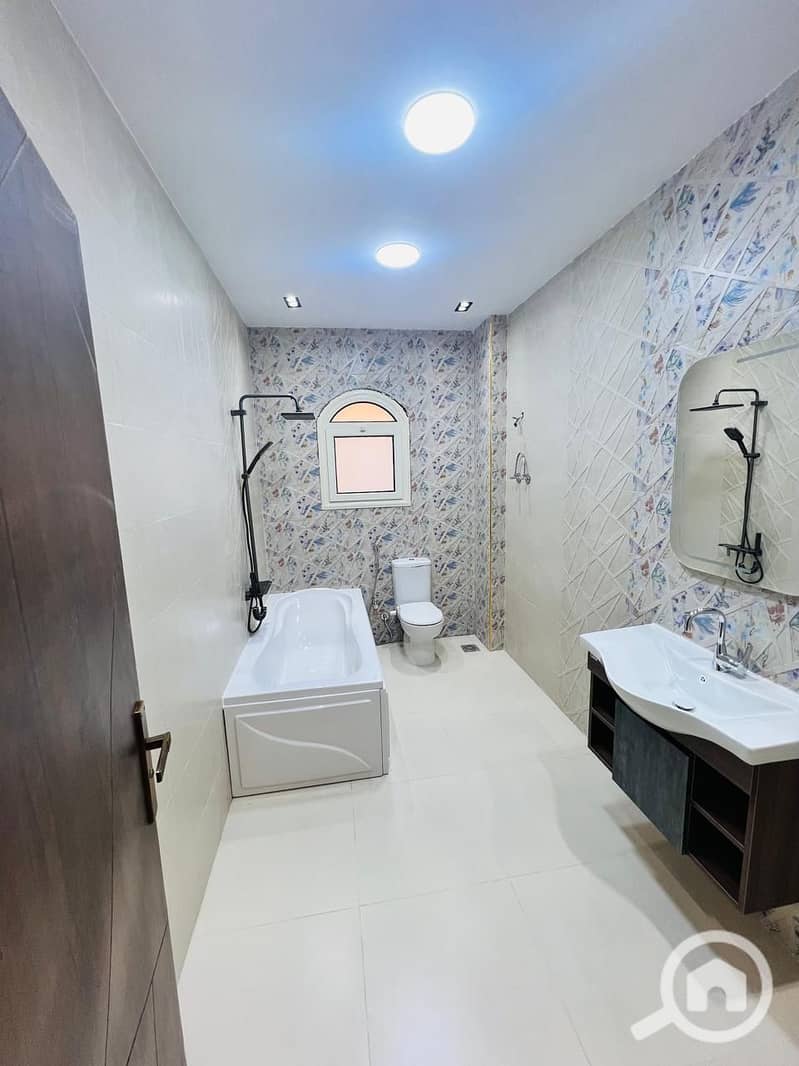 12 صورة واتساب بتاريخ 2025-10-14 في 08.55. 37_5d0b2528. jpg