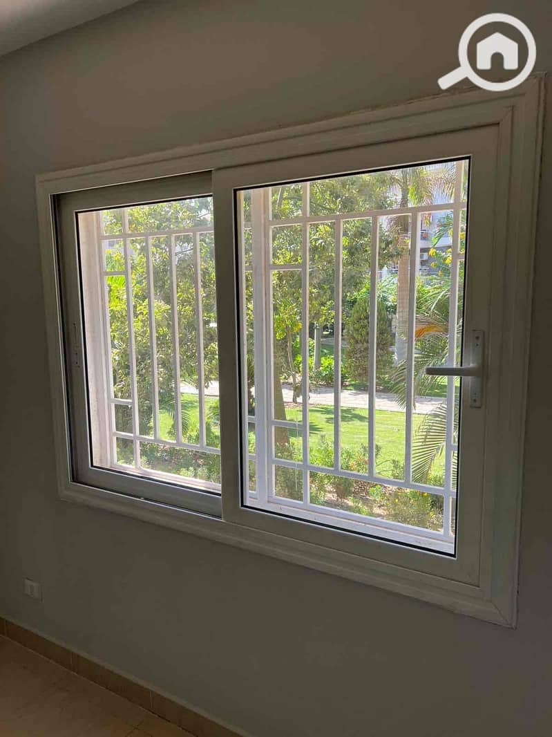 4 79238e37-c1fe-4b11-af06-fbe0fc447bd5. jpg