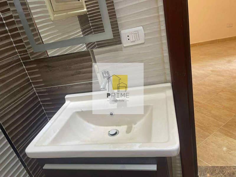 12 WhatsApp Image 2025-10-18 at 11.46. 09_aeec20ab. jpg