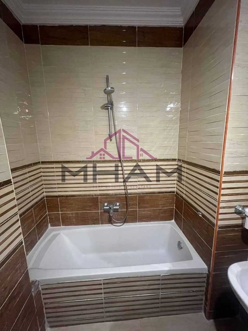 3 photo_6012376593294544151_y. jpg