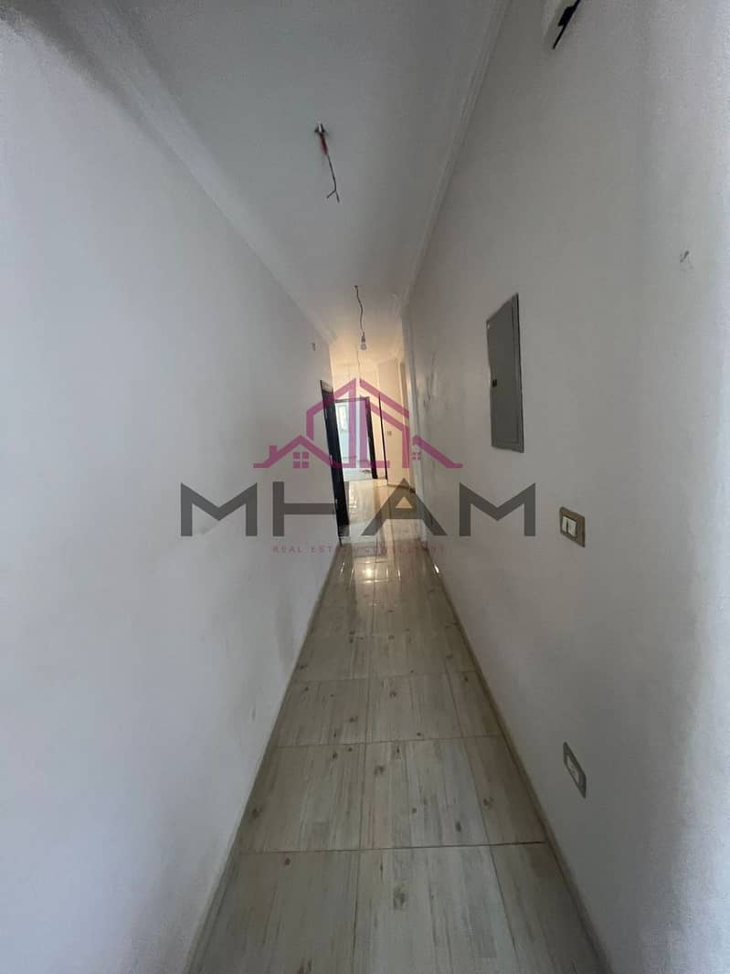 4 photo_6012376593294544152_y. jpg