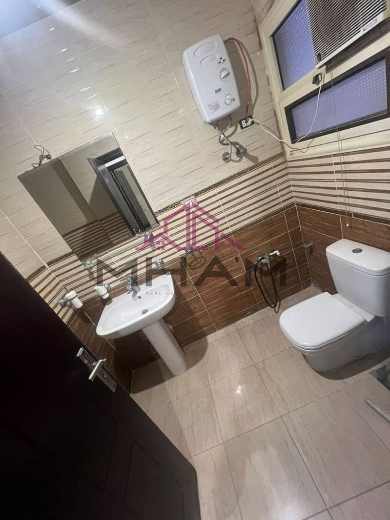 5 photo_6012376593294544153_y. jpg