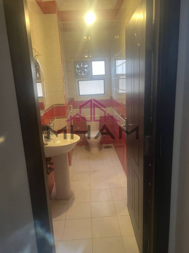 6 photo_6012376593294544154_y. jpg