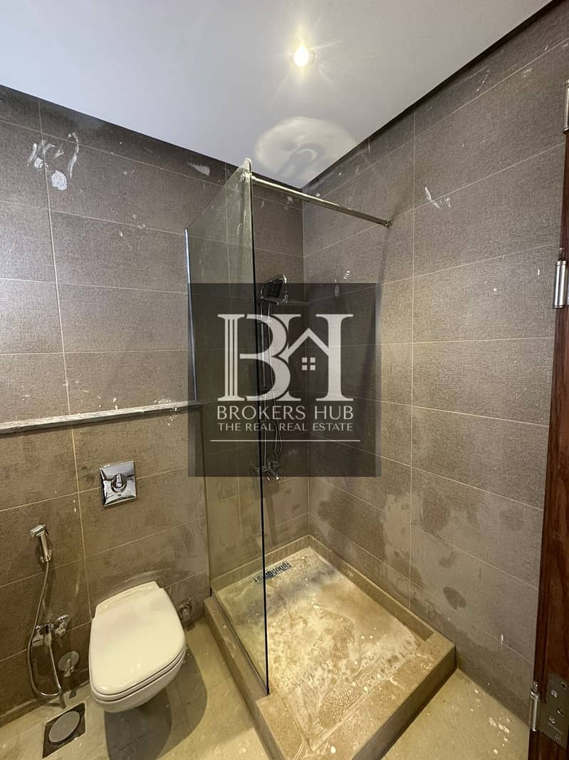 14 aacbb429-6787-455f-bbe4-8f5f48595cf9. jpeg