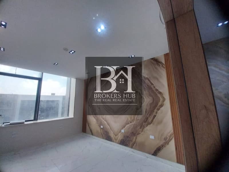 2 2f03c7cd-2165-41d1-8012-b0f497cb8c19. jpeg