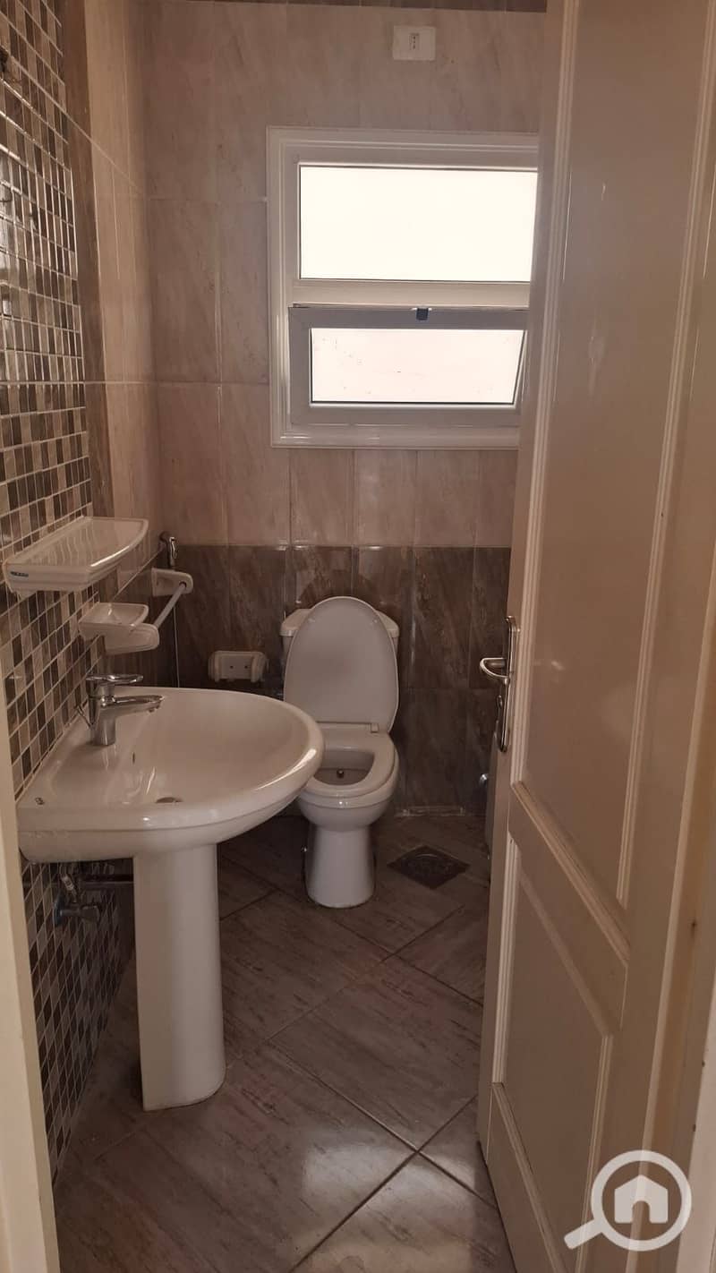 2 WhatsApp Image 2025-08-01 at 12.31. 08_d5eb57c7. jpg