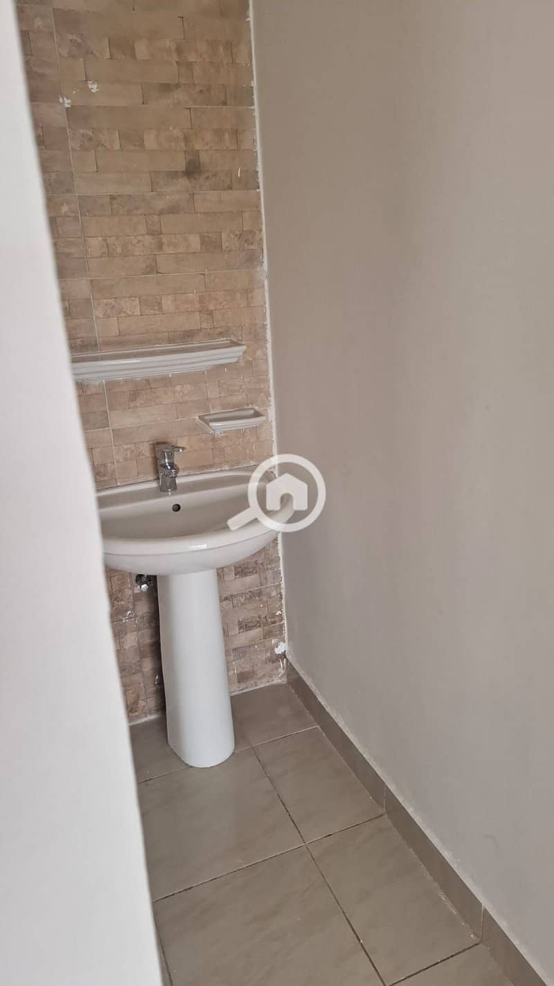 5 WhatsApp Image 2025-08-01 at 12.31. 10_9ac3ff81. jpg