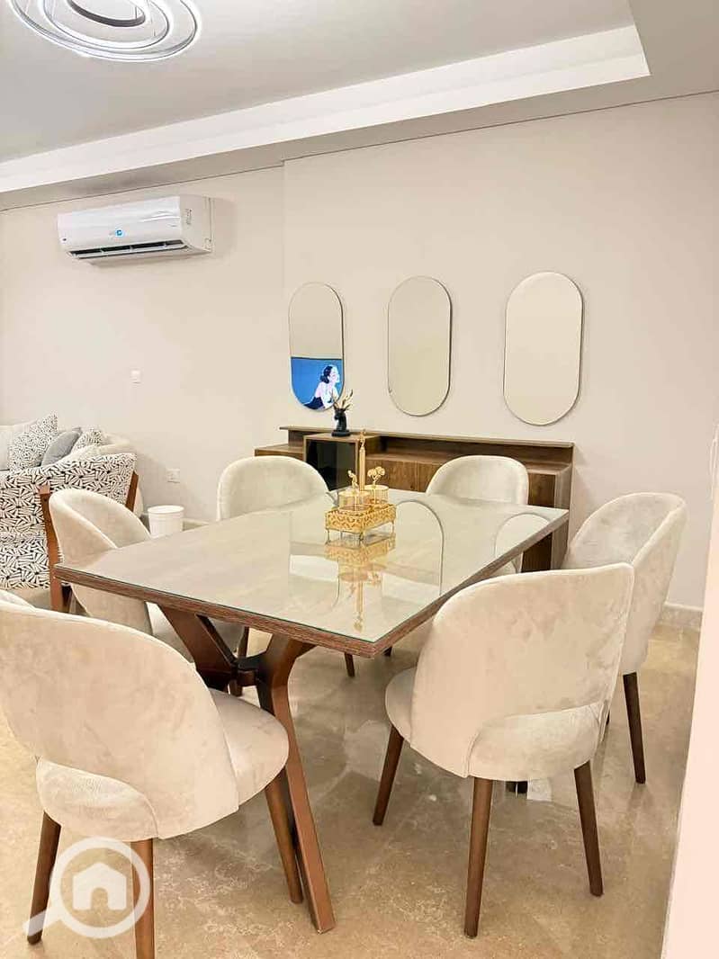 6 612cf4e3-5b51-4629-a9cd-e9d616841bc7. jpg