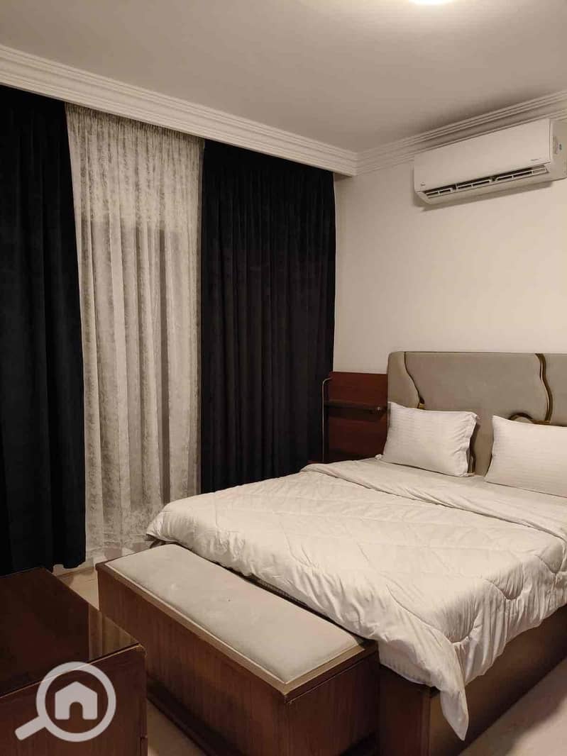 12 456e7c19-f48b-4ae4-8276-43ec1c43e4b8. jpg