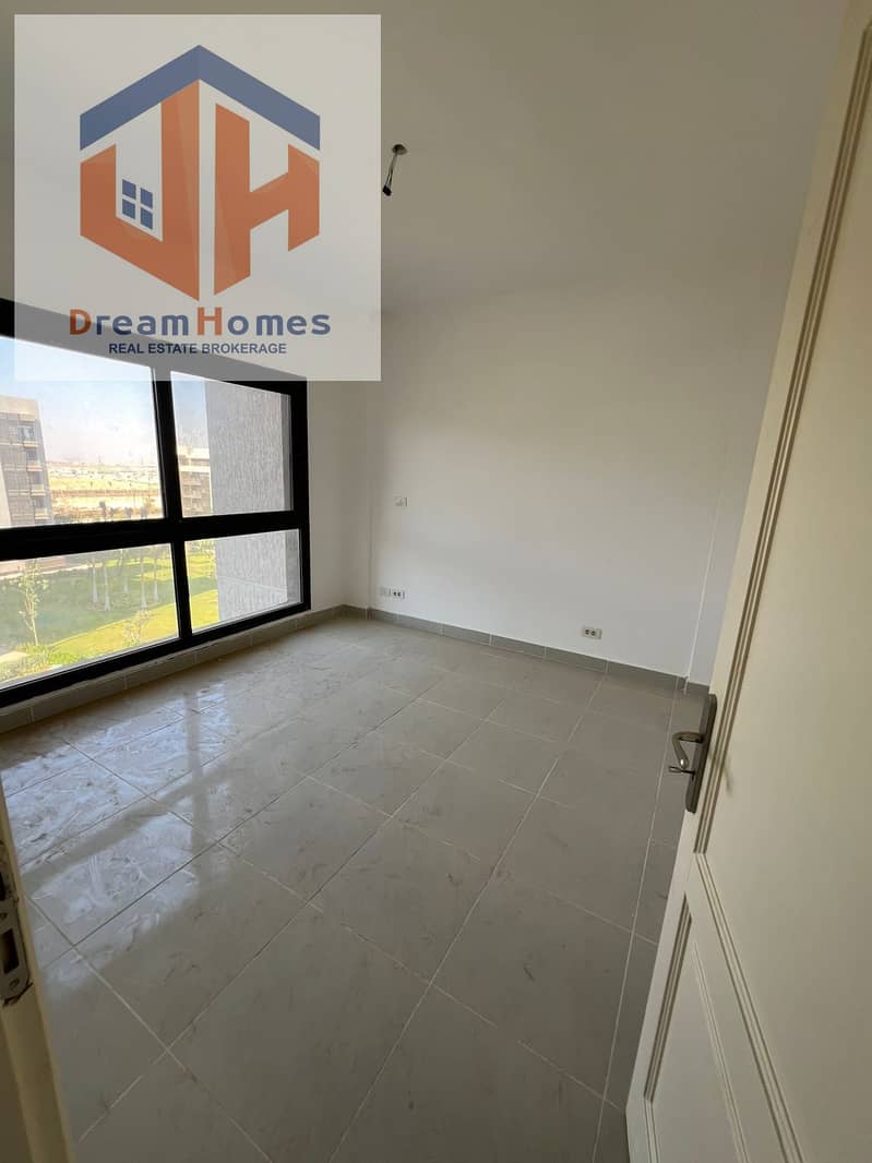 8 WhatsApp Image 2025-10-18 at 16.01. 35 (2). jpeg