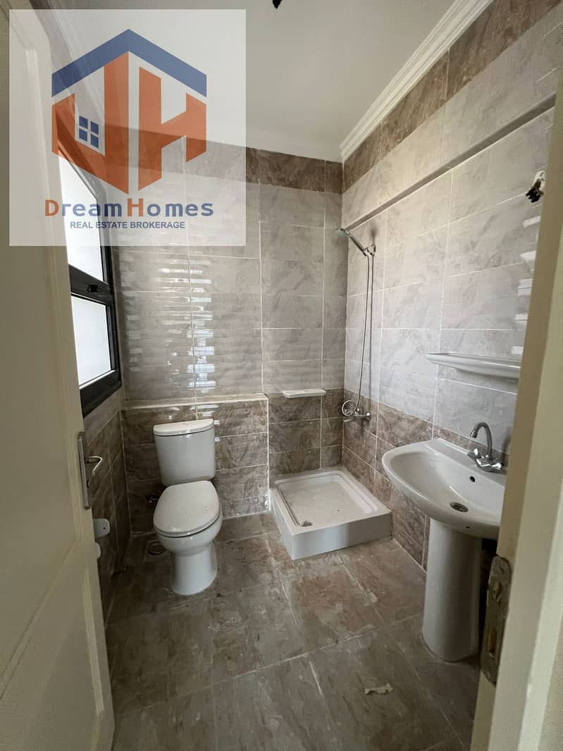 11 WhatsApp Image 2025-10-18 at 16.01. 36 (1). jpeg