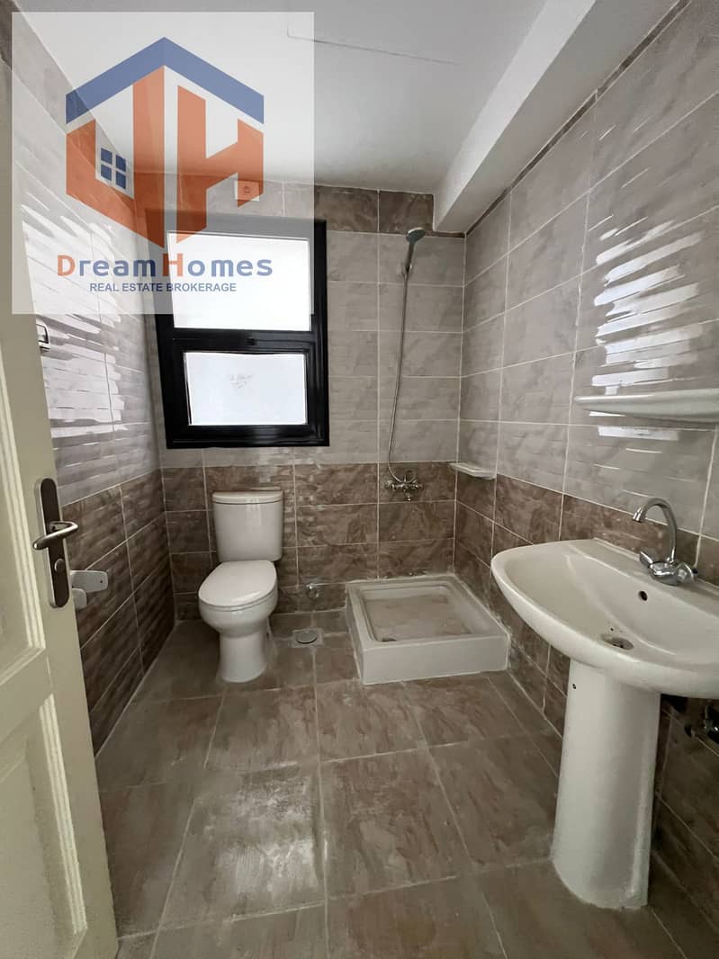 12 WhatsApp Image 2025-10-18 at 16.01. 37. jpeg