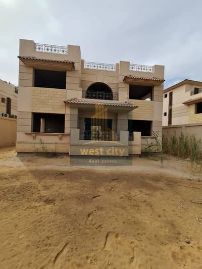 فیلا 5 غرف نوم للبيع في الشيخ زايد، الجيزة - IMG-20250518-WA0012(1). jpg