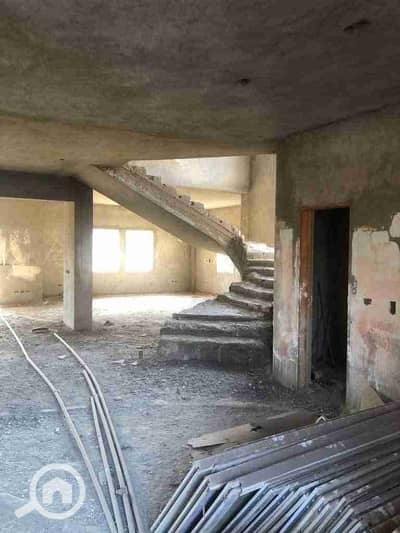 5 Bedroom Duplex for Sale in 6th of October, Giza - FB_IMG_1756224311623. jpg