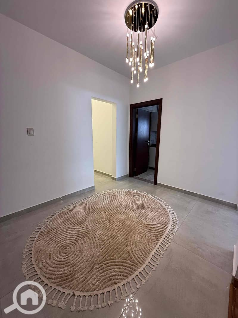 12 98f76c57-b5fa-4333-a233-77054f7f3351. jpg