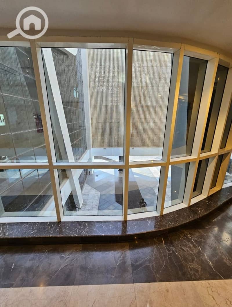 4 348dc9e0-045f-438e-870a-7b0aecdcb94c. jpeg