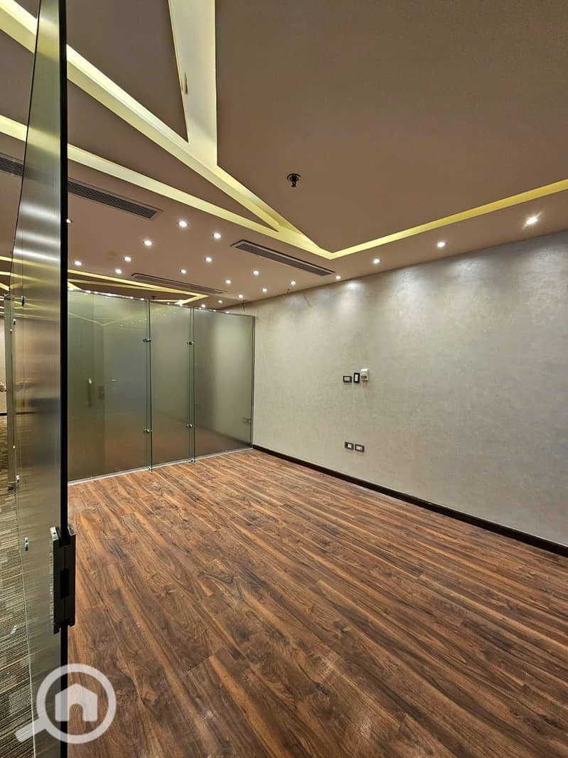 4 14c54feb-3271-4592-9fb2-ecb58e80d7f8. jpeg