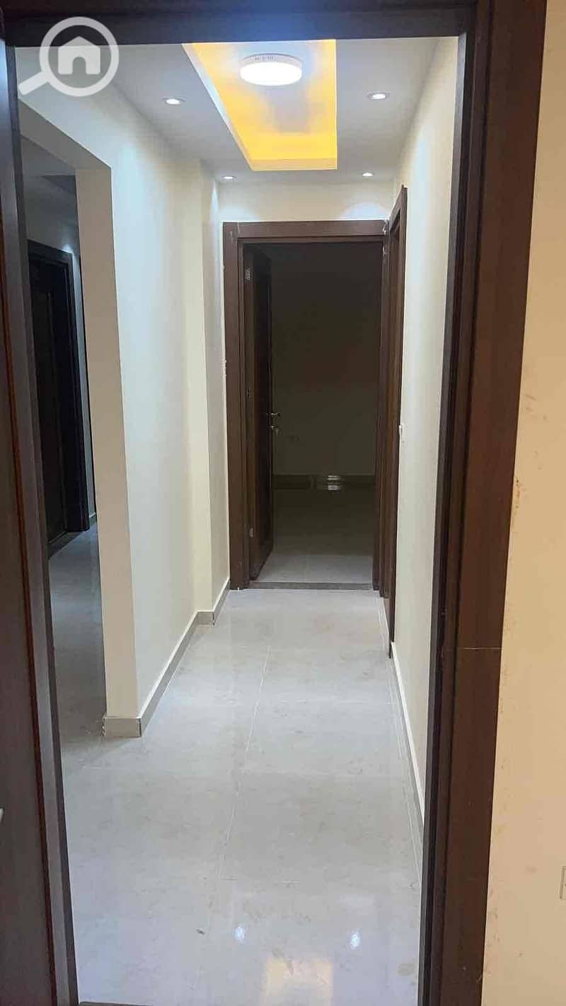 4 8338af3a-59ea-453e-885e-81a2ba5ef4d5. jpg