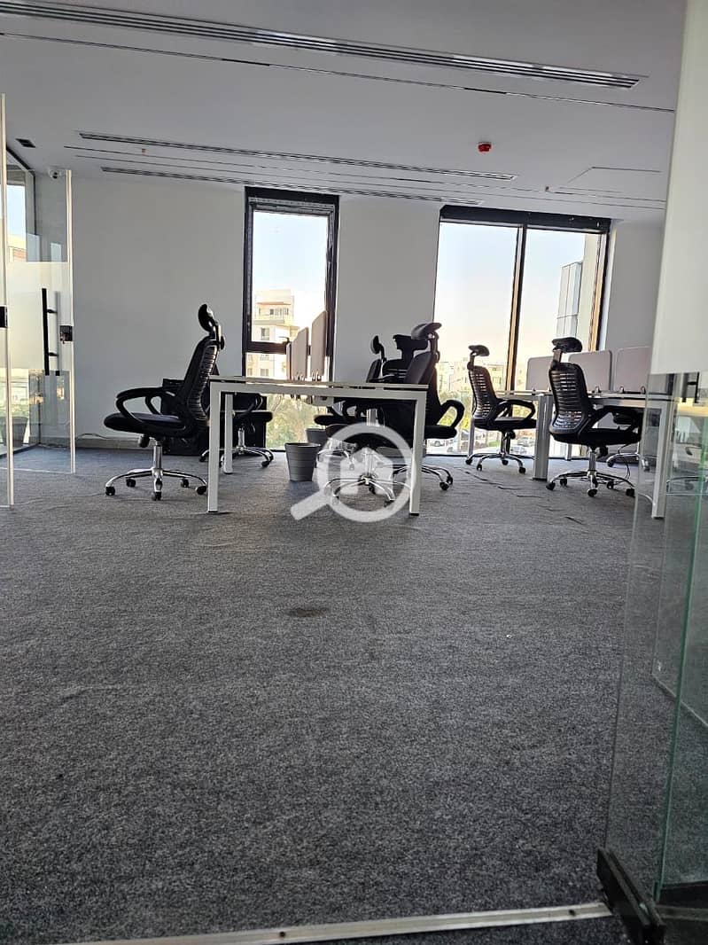 2 43de3c5c-f5ce-4a62-9946-de5efa11a78c. jpeg