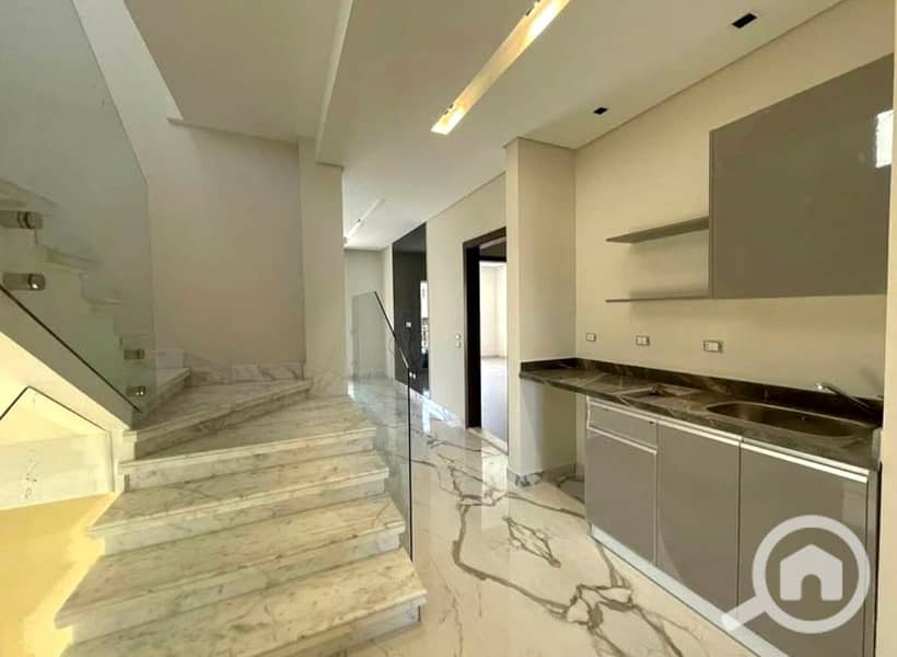 3 Screenshot_20251019_002246_Facebook. jpg