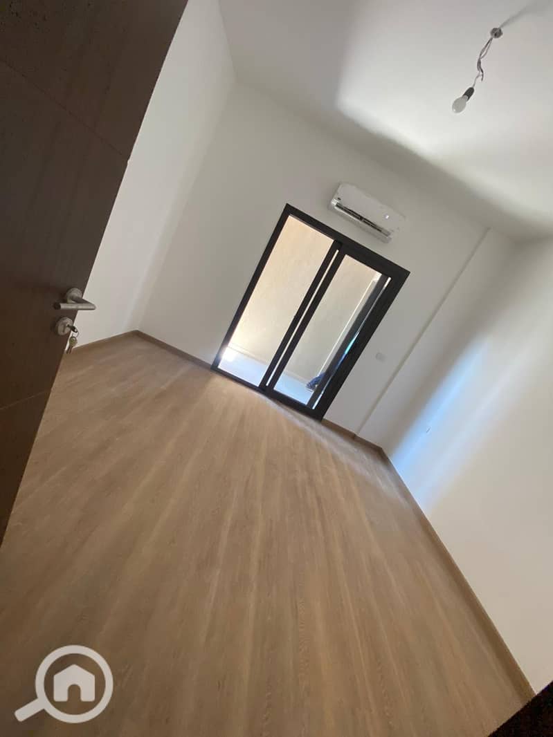 6 658c71b6-ec75-41a9-b43d-624b01155377. jpeg