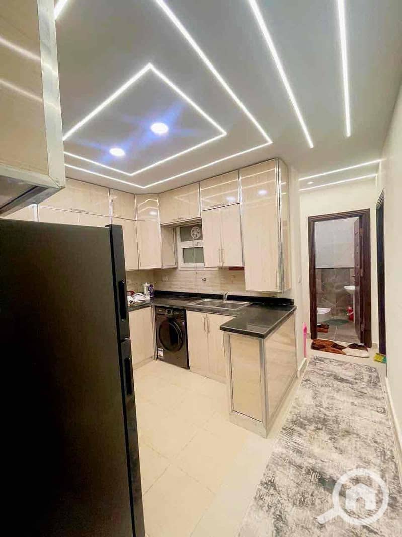 10 b00098a1-bac2-4b0a-93ce-f03ec607306b. jpg