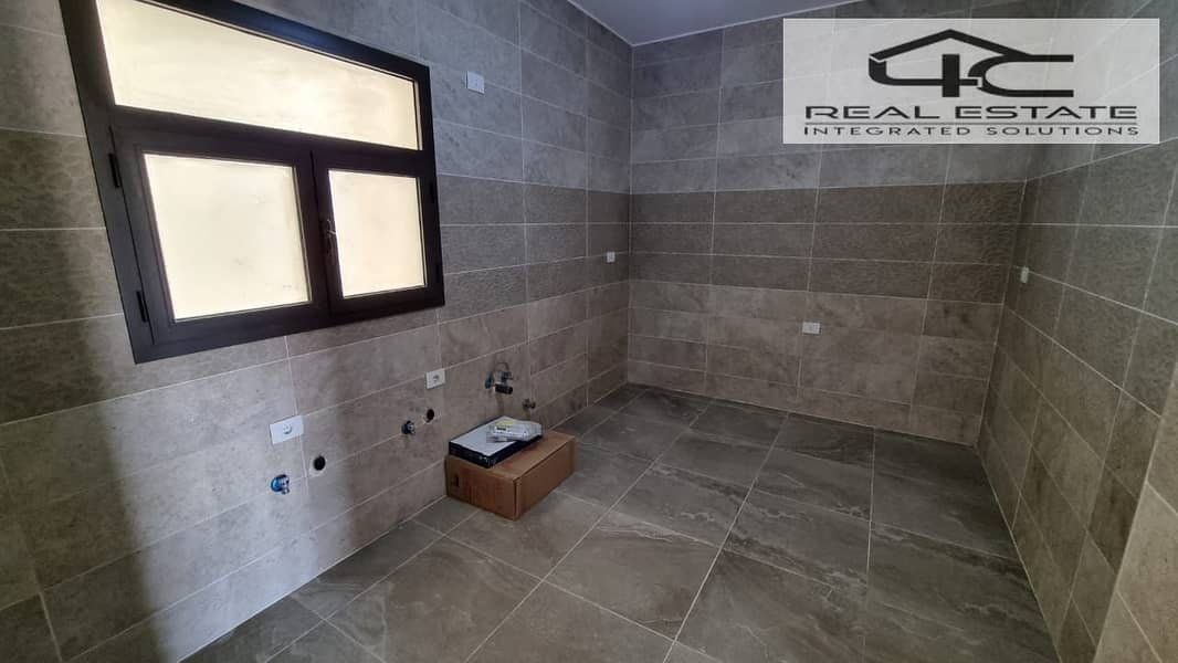 3 WhatsApp Image 2025-10-15 at 18.03. 49. jpeg