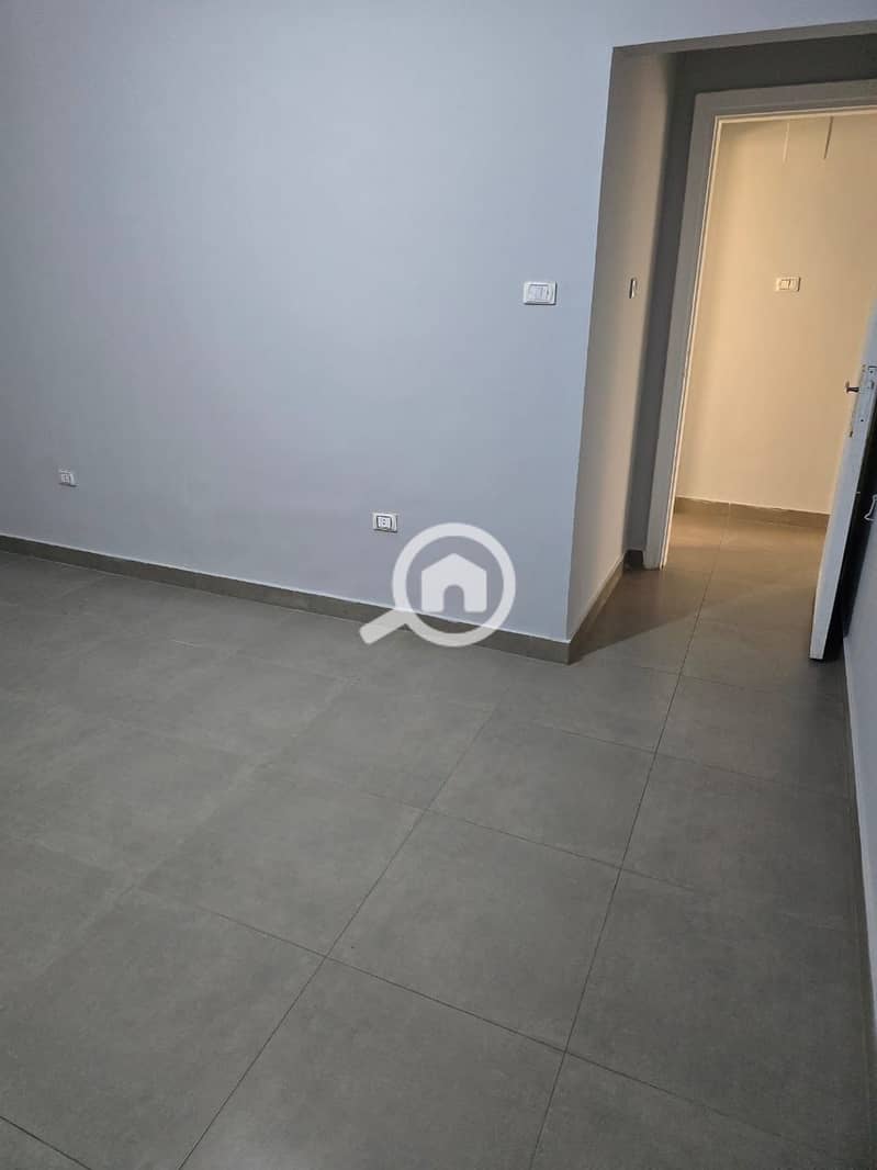 2 61d9dfbc-dc5f-480d-85c5-20cd63e41960. jpeg