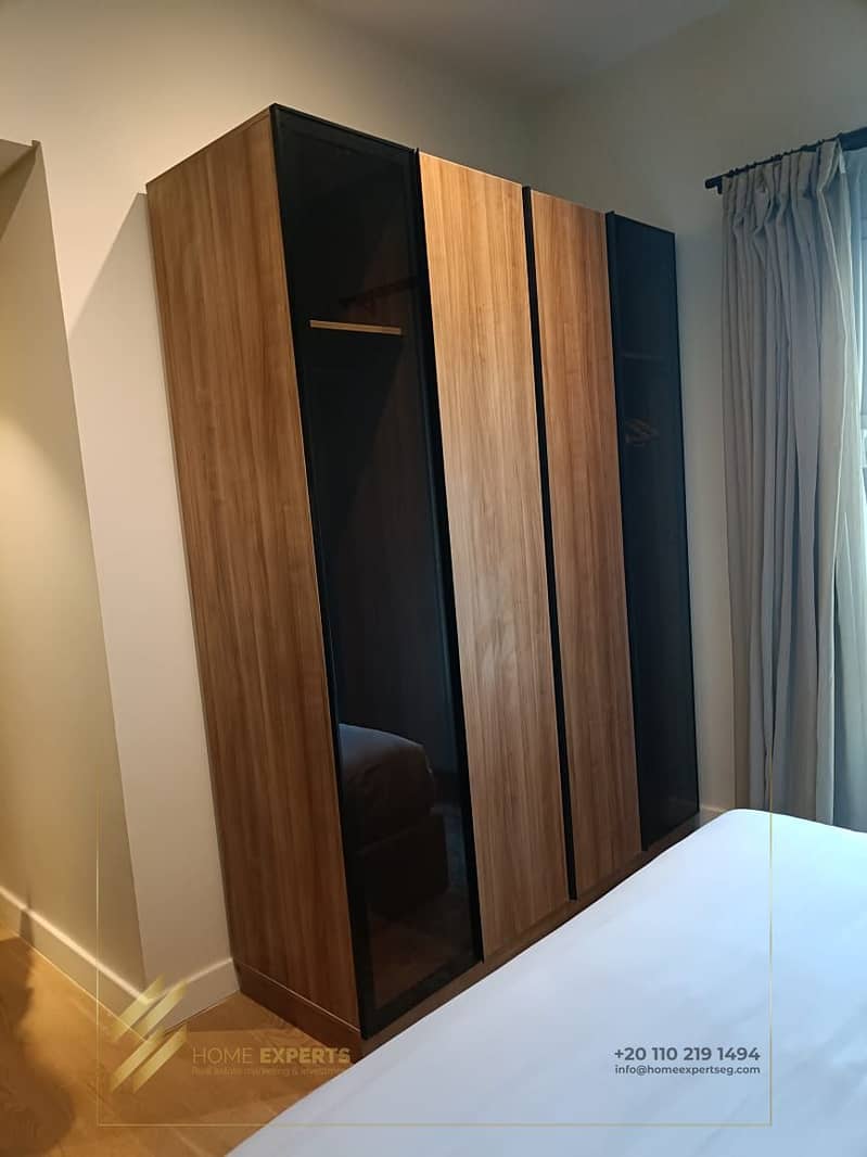 14 da872e0c-7d1d-4944-804b-e81470a7399c. jpg