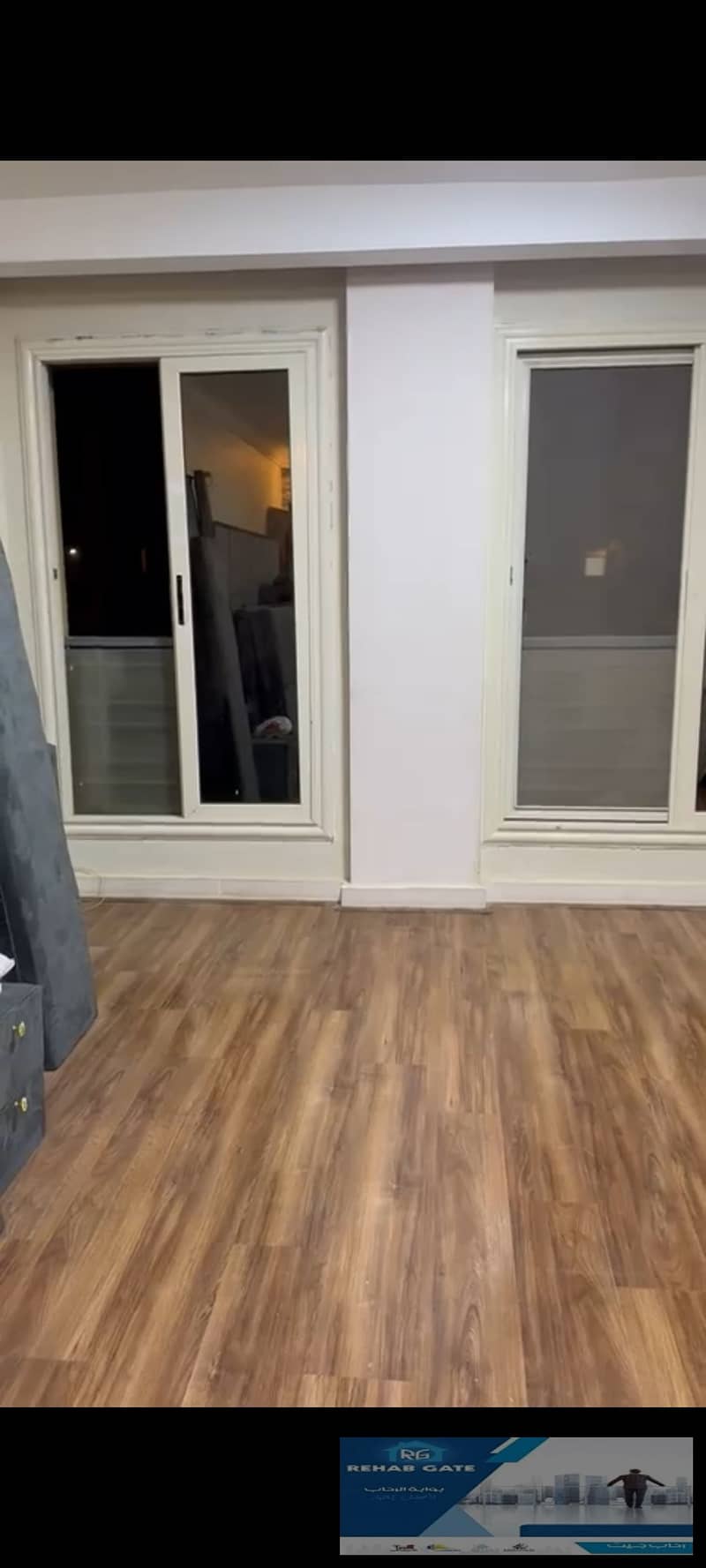 2 1000239812. png