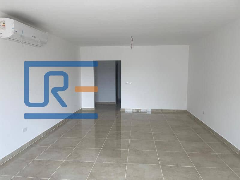 3 WhatsApp Image 2025-10-15 at 14.13. 12_649d219d. jpg