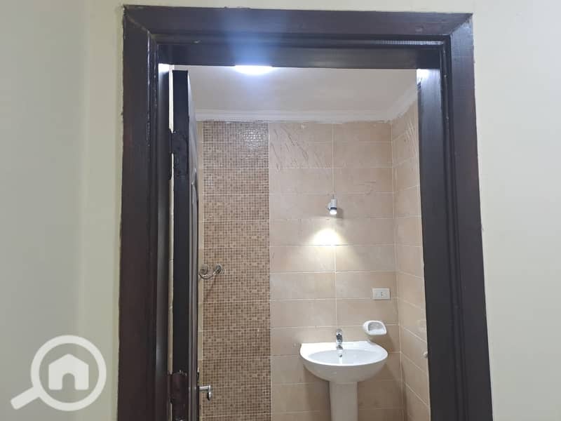 5 WhatsApp Image 2025-10-19 at 12.21. 46_c1e26a48. jpg