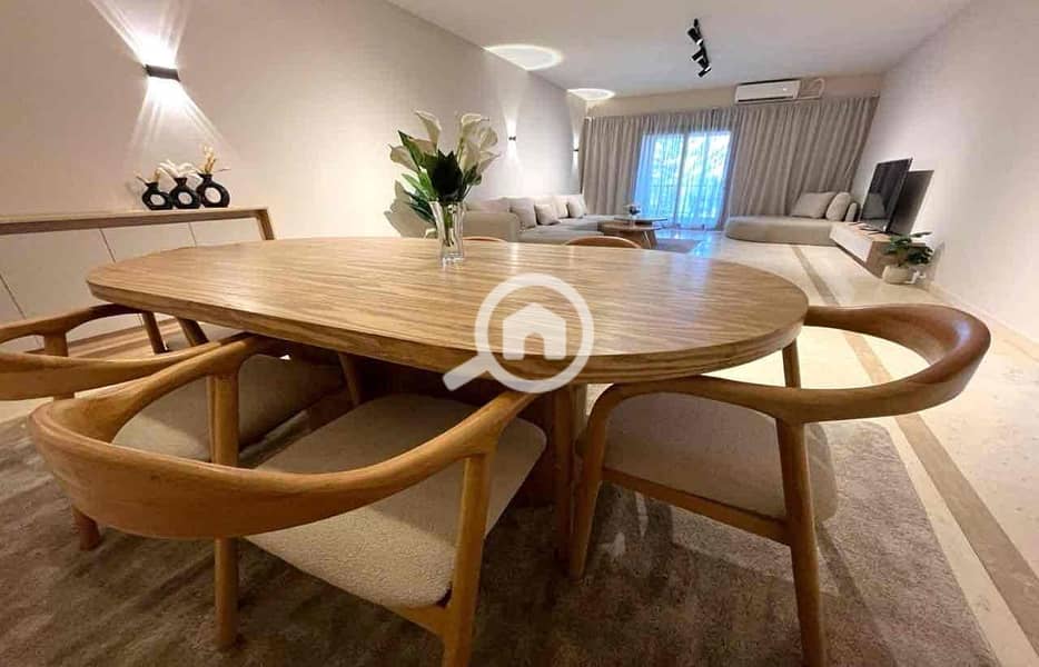 3 1d4e05fc-fa92-4210-a6f7-fe4cf84c12f8. jpg