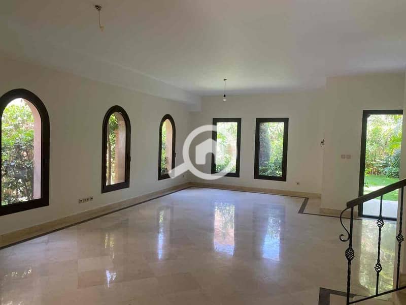 4 b3c344f1-7d2d-4981-876c-8cc8ed55bbd8. jpg