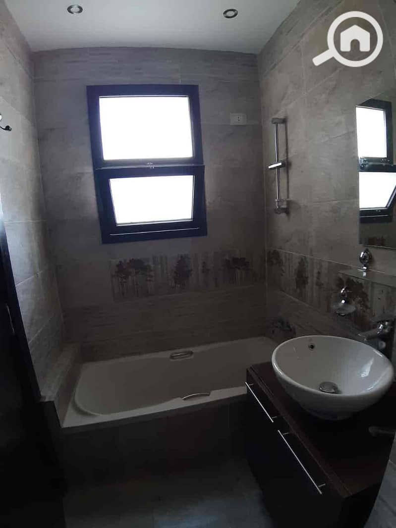 12 2e630a06-8a72-4ab6-982b-b2801608e786. jpg