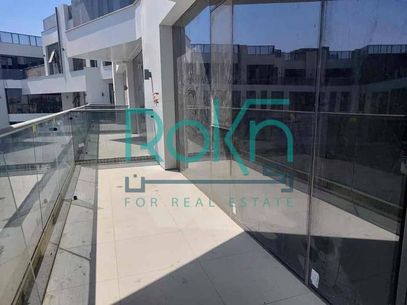 12 5e1684ce-da4f-4a9e-a490-47f1ec664493. jpg