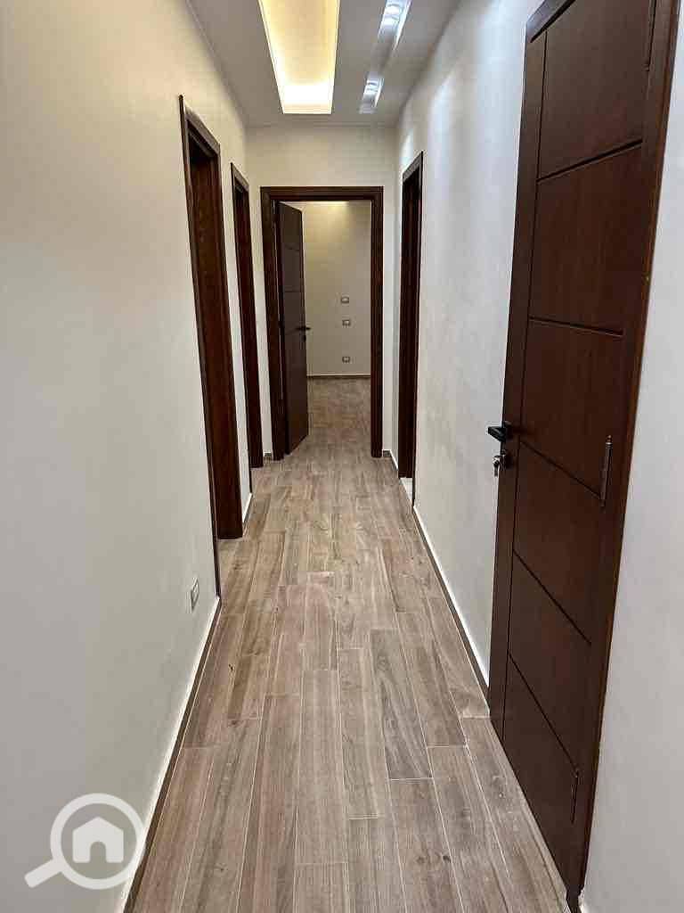 5 21b0d300-11b3-4885-ae32-b1e45659d0d9. jpg