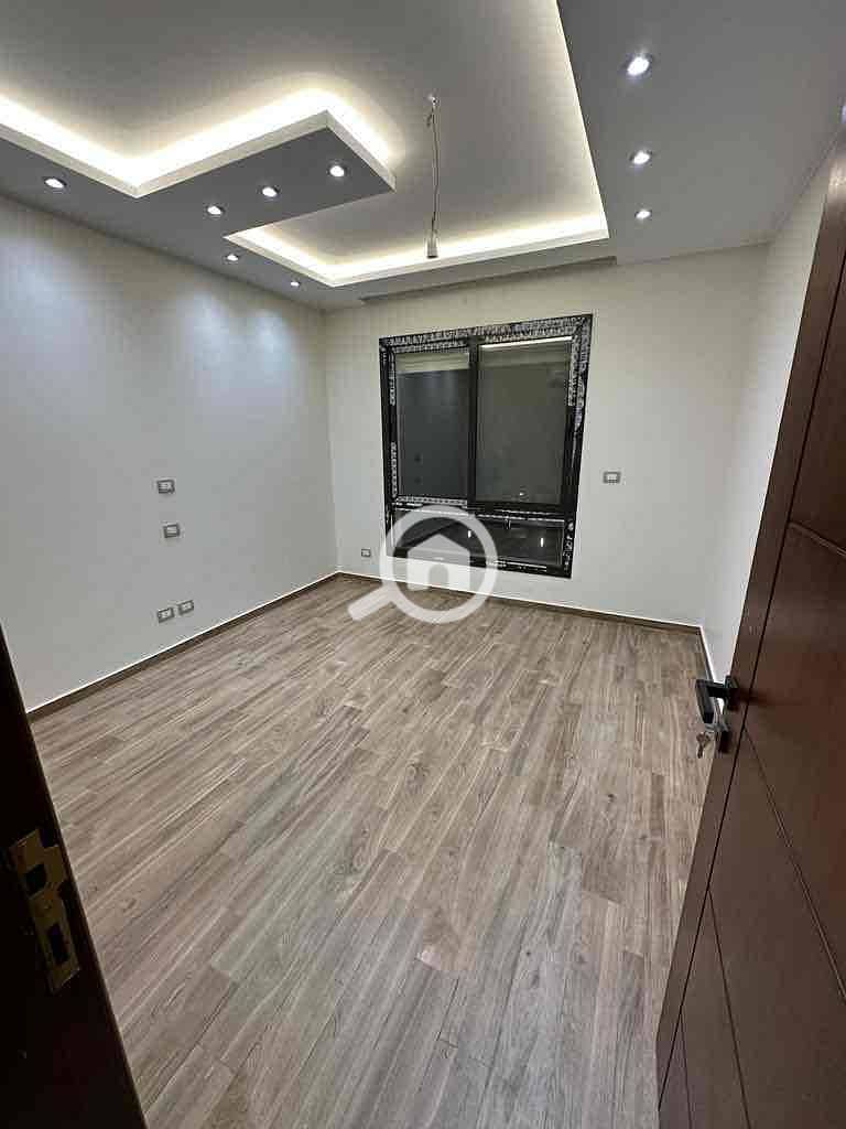 8 a6205e15-e334-4d6f-b44b-95f31e010363. jpg