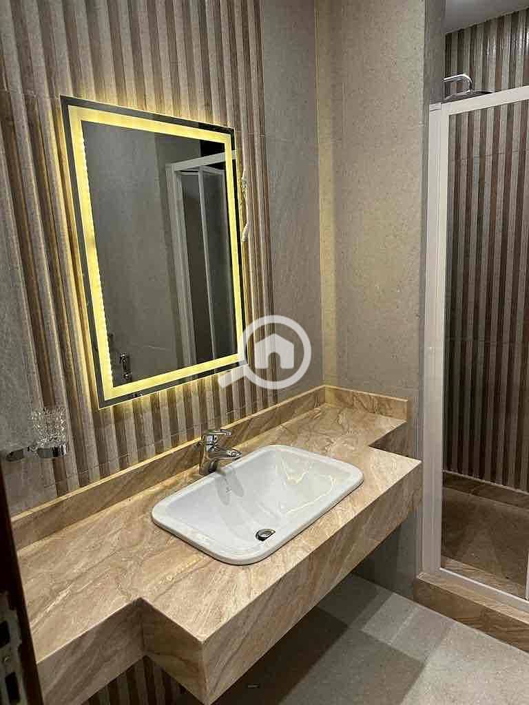 10 4c55cce2-a0a3-4e82-b5f3-485c2532d3e2. jpg