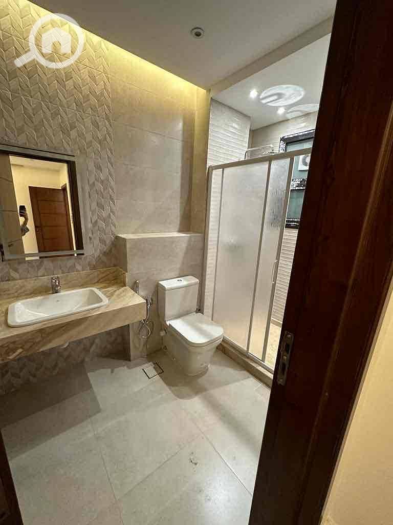 14 b9c0e90e-b6fd-4d6e-9fd7-abcb2c8c8a63. jpg