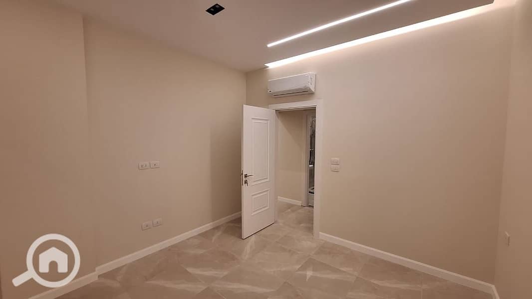 7 d2d8f969-4b7a-4a25-9a9b-8263e0fbecc1. jpeg