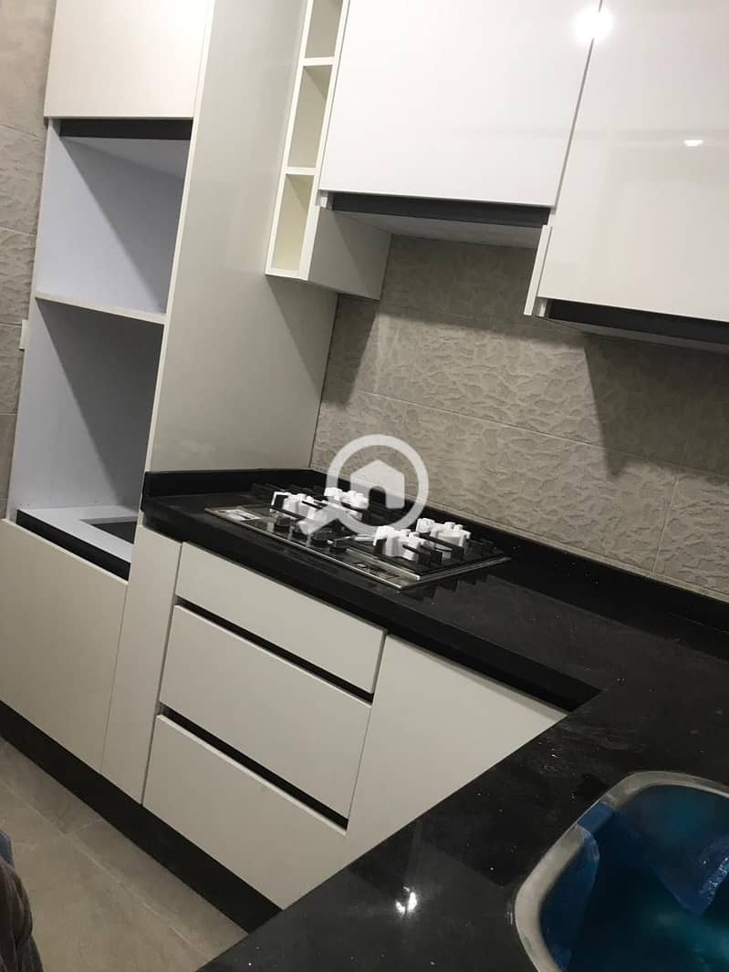 4 a90bf7b1-92de-491e-9f4e-9b594cf83e1f. jpeg