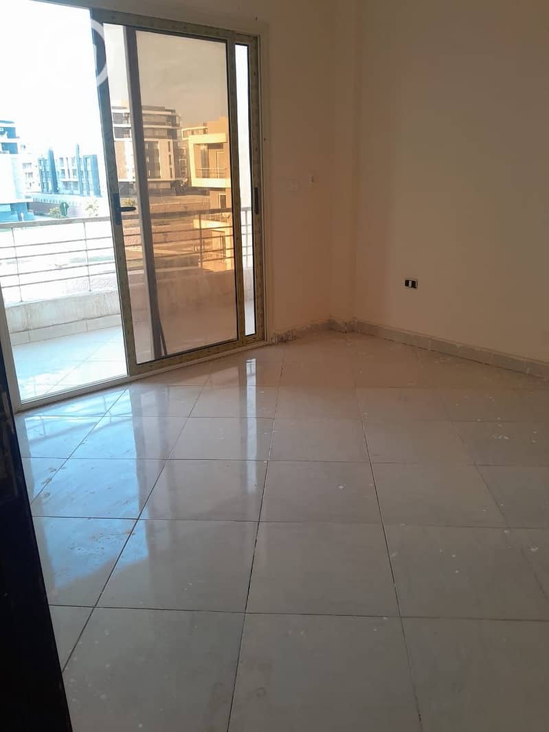 2 WhatsApp Image 2025-10-13 at 16.24. 11_0441ba4c. jpg