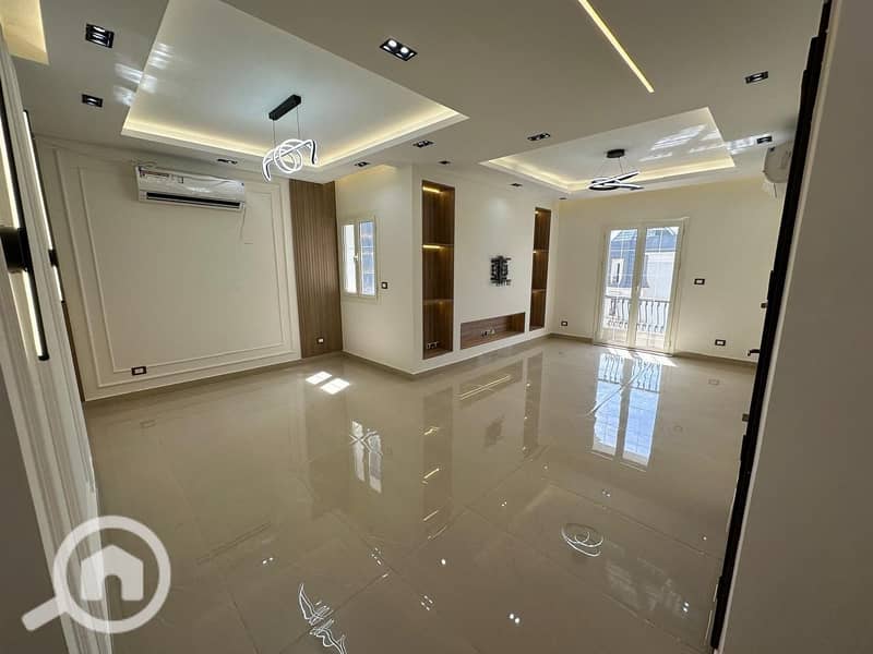 10 WhatsApp Image 2025-10-19 at 13.30. 39. jpeg