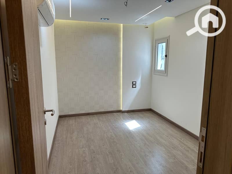 13 WhatsApp Image 2025-10-19 at 13.30. 41 (1). jpeg