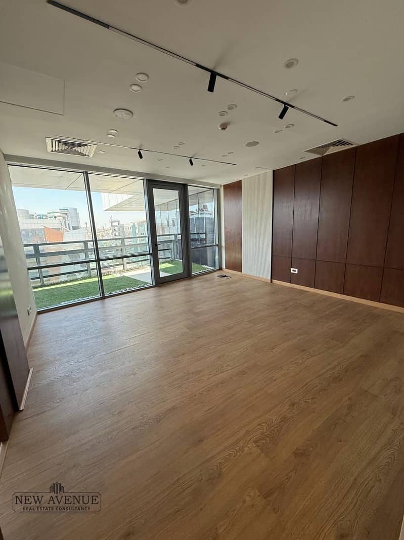 5 WhatsApp Image 2025-10-19 at 1.31. 07 PM (2). jpeg