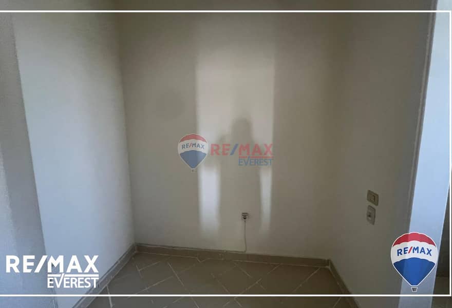 5 4cd7b213-0660-4ea9-a05b-39e13d8d2592. jpg